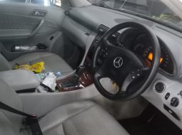 Jual Mobil Mercedes-Benz C-Class C 180 2004 Terbaik di Bekasi 3