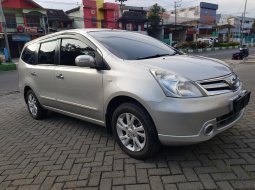 Jual Mobil Bekas Nissan Grand Livina Ultimate 2012 di Jawa Timur 9