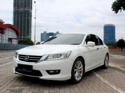 Dijual Mobil Bekas Honda Accord 2.4 VTi-L 2015 Putih di DKI Jakarta 9