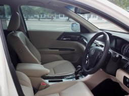 Dijual Mobil Bekas Honda Accord 2.4 VTi-L 2015 Putih di DKI Jakarta 5