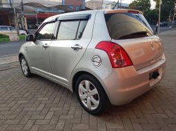 Dijual Mobil Bekas Suzuki Swift ST 2010 Manual di Jawa Timur 5