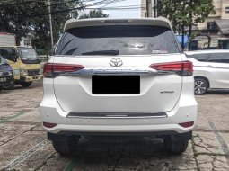 Dijual Mobil Toyota Fortuner VRZ 2018 di Depok 3
