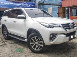 Dijual Mobil Toyota Fortuner VRZ 2018 di Depok 1