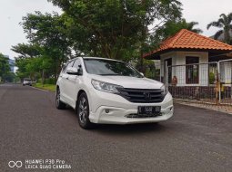 Mobil Honda CR-V 2014 2.4 terbaik di Jawa Timur 16