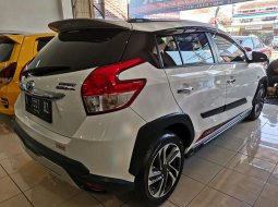 Jual mobil bekas murah Toyota Yaris Heykers 2017 di Jawa Timur 7