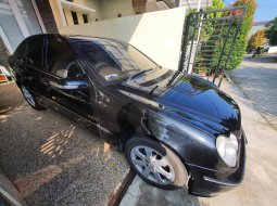 Dijual cepat Mercedes-Benzs C-Class C230 W203 Tahun 2006 di Depok  1