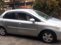 Dijual Mobil Honda City i-DSI 2005 metik/triptonik Tangerang 1