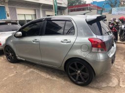 Mobil Toyota Yaris 2010 E terbaik di Kalimantan Selatan 7