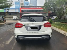 Jual Mobil Mercedes-Benz GLA 200 Sport AMG 2016/2017 Putih, DKI Jakarta 9