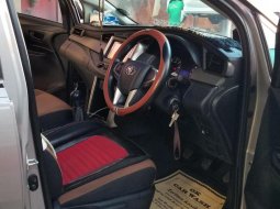 Dijual Mobil Bekas Toyota Kijang Innova 2.4G 2018 di Tangerang 6