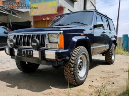 Sumatra Selatan, Jeep Cherokee V6 4.0 Automatic 1994 kondisi terawat 8