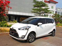 Dijual Mobil Bekas Toyota Sienta V 2017 di DKI Jakarta 7