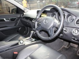 Dijual Mobil Bekas Mercedes-Benz C-Class C200 2012 di DKI Jakarta 2