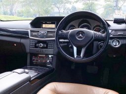 Dijual Cepat Mercedes-Benz E-Class 250 2012 di Tangerang Selatan 3