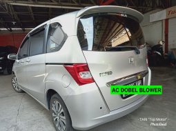 Jual mobil bekas Honda Freed PSD at 2013 di Bekasi 5