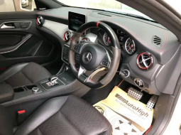 Dijual Mobil Mercedes-Benz CLA AMG CLA 45 2015 Terawat di DKI Jakarta 2