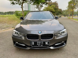 Dijua Mobil Bekas BMW 3 Series 320i 2014 di Tangerang 2