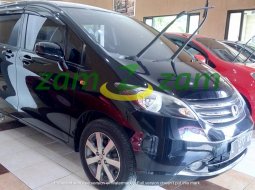 Dijual Mobil Honda Freed-E PSD 1.5L CKD AT 2010 di Jawa Timur 10