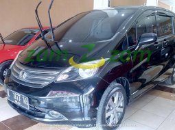 Dijual Mobil Honda Freed-E PSD 1.5L CKD AT 2010 di Jawa Timur 8