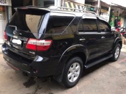 Dijual Cepat Toyota Fortuner G AT diesel 2010 di DKI Jakarta 2