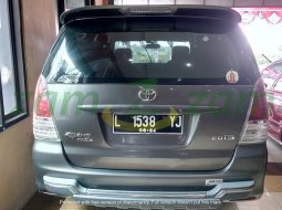 Dijual Mobil Toyota Kijang Innova E 2.0 M/T 2009 di Jawa Timur 6