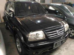 Dijual cepat Suzuki Escudo 2.0i A/T 2002 di Jawa Barat 1