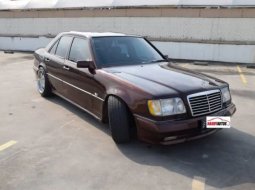 Jual Mobil Mercedes-Benz 200E 2.0 Manual 1988 DKI Jakarta 2