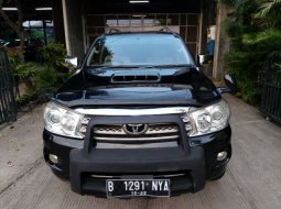 Dijual Mobil Toyota Fortuner G Luxury 2005 bekas di DKI Jakarta 5