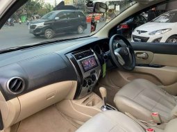 Jawa Timur, Nissan Grand Livina Highway Star 2017 kondisi terawat 6