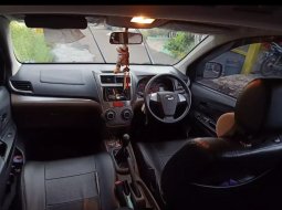 Mobil  Daihatsu Xenia X STD 2015 di Tangerang Selatan 4