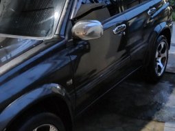 Dijual Mobil Bekas Suzuki Escudo 2.0i 2005 di Sumatra Utara 1