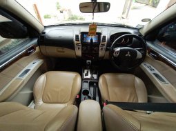 Dijual Mobil Mitsubishi Pajero Sport Exceed 2010 Abu-abu di Bekasi 2