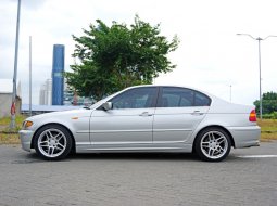 Jual Mobil BMW 318i E46 2.0 AT Sedan Grey 2002 Surabaya 5