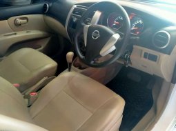 Jual mobil bekas murah Nissan Grand Livina XV 2015 di Jawa Timur 5