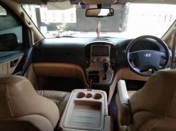 Dijual mobil bekas Hyundai H-1 2.5 CRDi, Jawa Barat  1