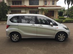 Dijual Honda Freed PSD 2010 di Tangerang Selatan 6