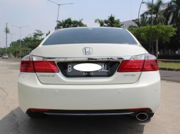 Dijual Mobil Honda Accord 2.4 VTi-L 2015 Putih di DKI Jakarta 6