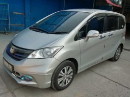 Jual Mobil Bekas Honda Freed PSD 2013 di Bekasi 4