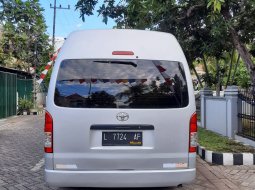 Dijual Mobil Toyota Hiace Commuter 2.5 MT Diesel Silver 2015 Surabaya 7