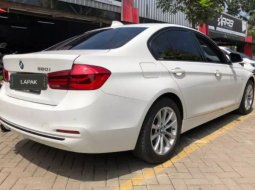 Jual Mobil BMW 3 Series 320i 2017 di DKI Jakarta 4