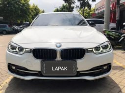 Jual Mobil BMW 3 Series 320i 2017 di DKI Jakarta 1