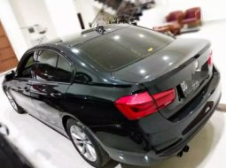 Jual Mobil  BMW 3 Series 320i 2017 di Sulawesi Selatan 3