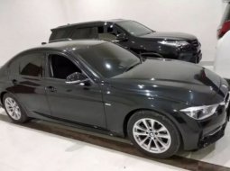 Jual Mobil  BMW 3 Series 320i 2017 di Sulawesi Selatan 2