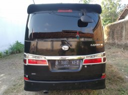 Dijual cepat Daihatsu Luxio X 2011 Hitam di Jawa Tengah 2