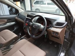 Dijual Mobil Daihatsu Xenia R DLX Manual 2017 Jawa Timur 7