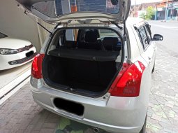 Jual Mobil Suzuki Swift GL Matic 2007 Jawa Timur 4