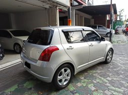 Jual Mobil Suzuki Swift GL Matic 2007 Jawa Timur 1