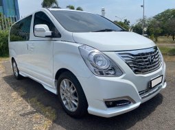 Jual Mobil Hyundai H-1 Royale 2011 Putih di DKI Jakarta 9