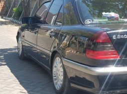 Jual Mobil Mercedes-Benz C-Class C 240 2000 di Jawa Timur 1