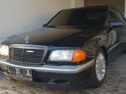 Jual Mobil Mercedes-Benz C-Class C 240 2000 di Jawa Timur 2